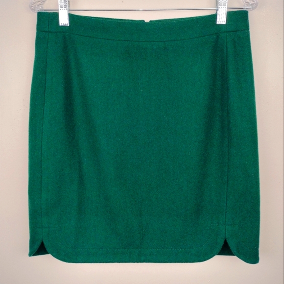 J. Crew Shirt Tail Wool Blend Mini Skirt in Forest Green Sz. 4 Tall - Picture 2 of 7
